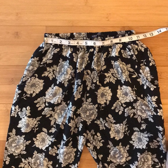 Floral Print Pants - Picture 3 of 6